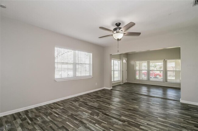 Foto del edificio - 52 Community Dr