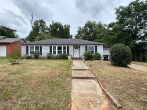 Building Photo - 1225 San Antonio St