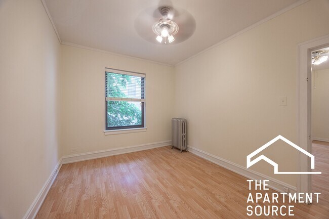 Foto del edificio - 4851 N Damen Ave
