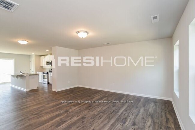 Foto del edificio - 8396 Waxhaw Hwy