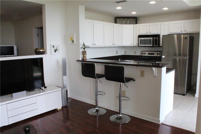 Foto del edificio - 3040 Peachtree Rd NW