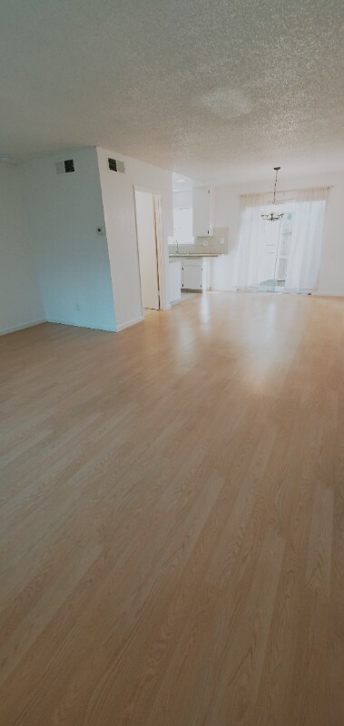 Foto del edificio - 1590 Silver Creek Cir