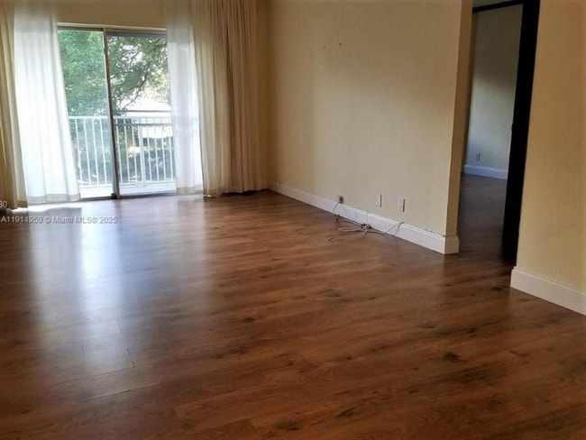 Photo - 1701 Washington St Apartment