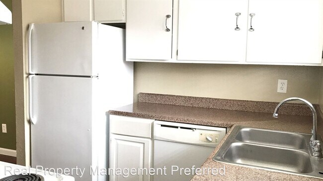 Building Photo - 2 br, 2 bath House - 7645 Fallbrook Dr