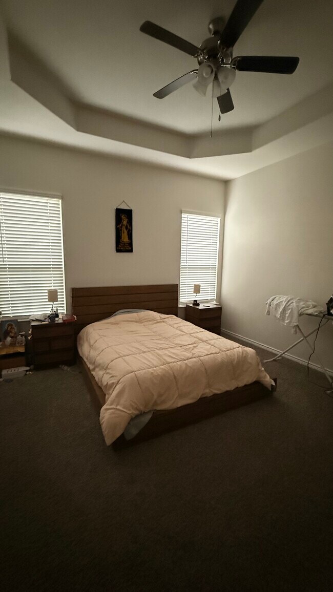 Foto del edificio - 5429 Bon Fire Dr