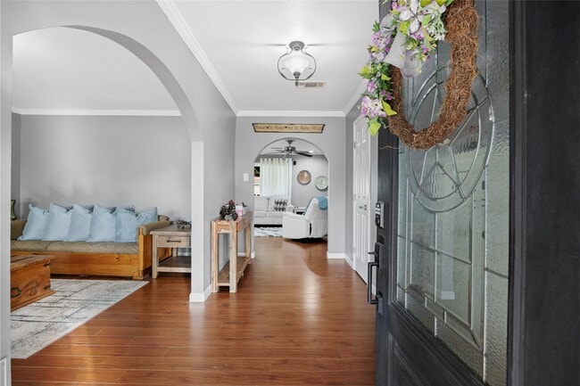 Foto del edificio - 918 Hollow Tree St