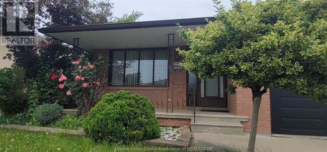 Building Photo - 1634 Langlois Ave