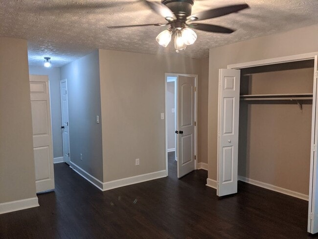 Building Photo - 155 Chesapeake Dr