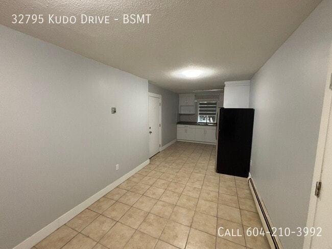 Building Photo - Bright Basement Suite with Large Bedrooms