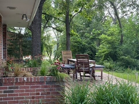 Foto del edificio - 7036 Willow Ln