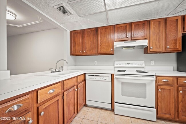 Building Photo - 11259 Shady Glen Dr