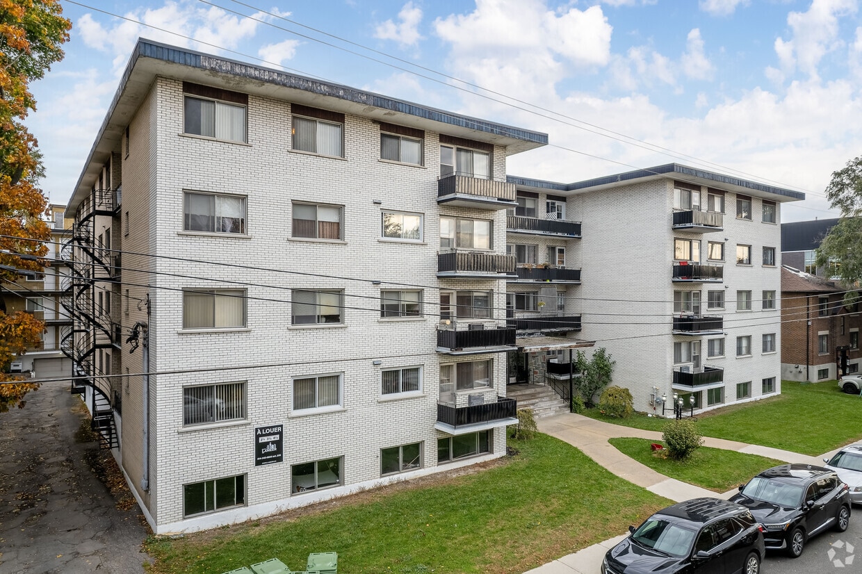Building Photo - 3860 Rue Du Fort-Rolland