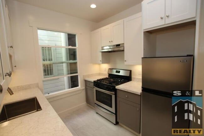 Building Photo - 1 bedroom in San Francisco CA 94117