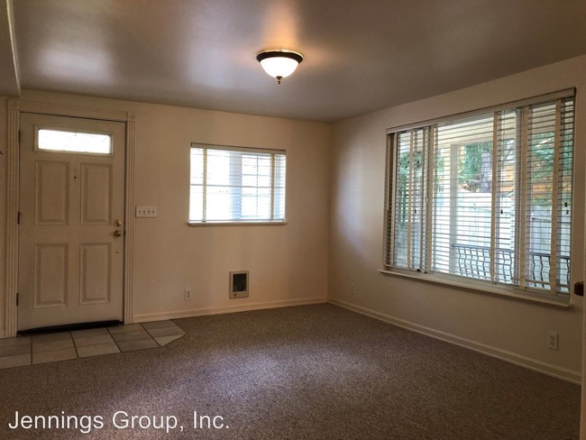 Building Photo - 2800 Spring Blvd
