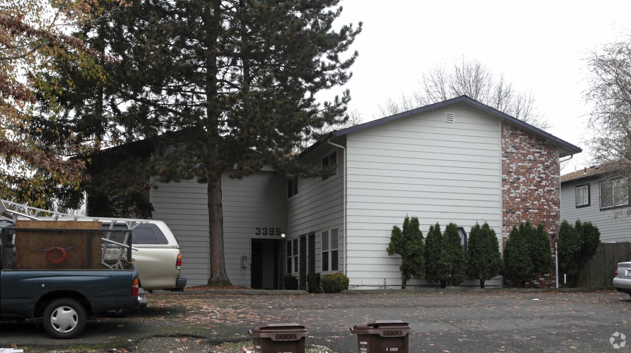 Building Photo - 3395 SW 126th Ave