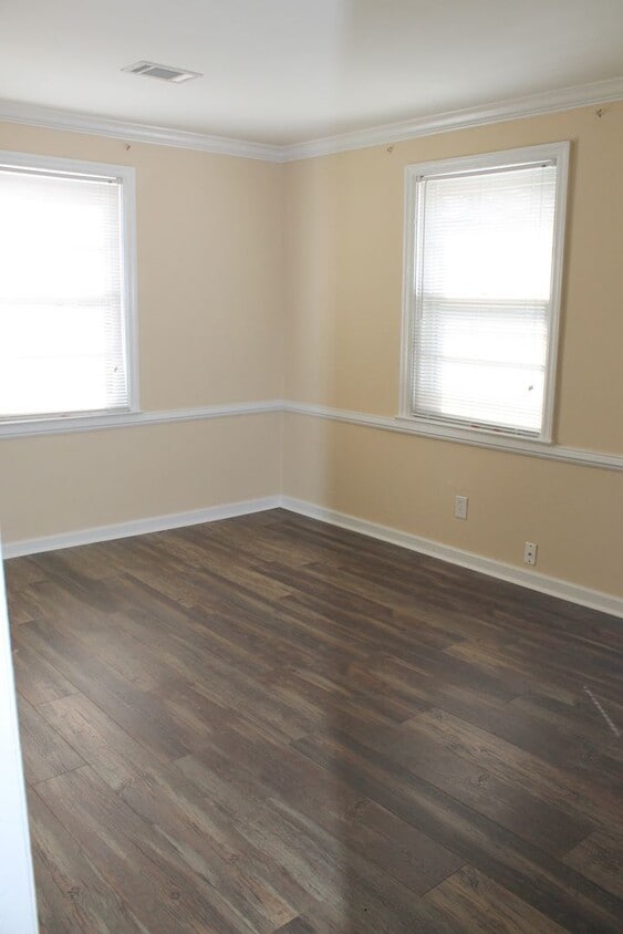 Primary Photo - 2 Bedroom Apartment in Shandon off of Devi...