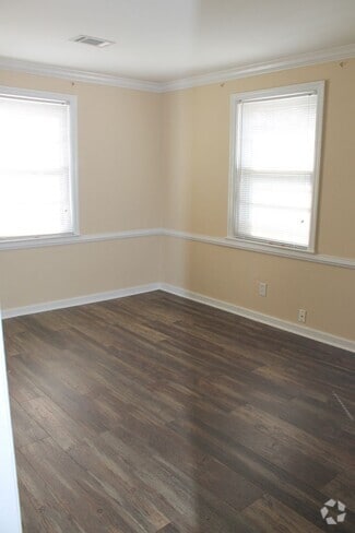 Building Photo - 2807 Shandon Pl