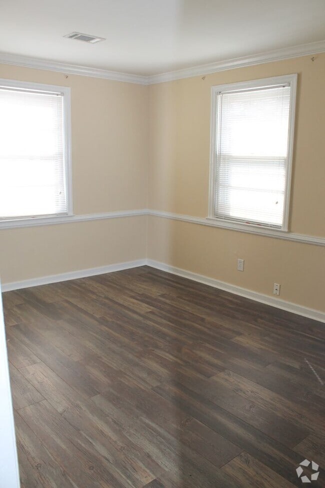 Building Photo - 2807 Shandon Pl