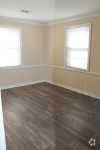 Building Photo - 2807 Shandon Pl