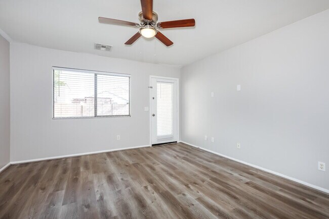 Foto del edificio - 38345 N Rusty Ln