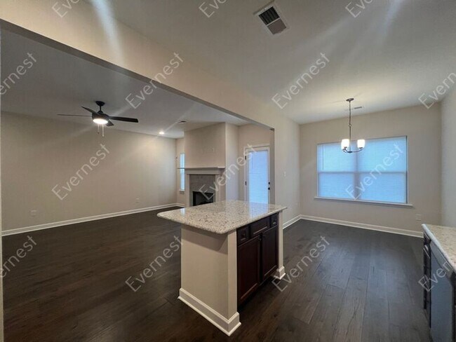Building Photo - 4876 Reunion Dr