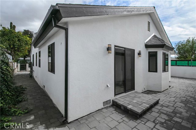 Foto del edificio - 8143 Hazeltine Ave