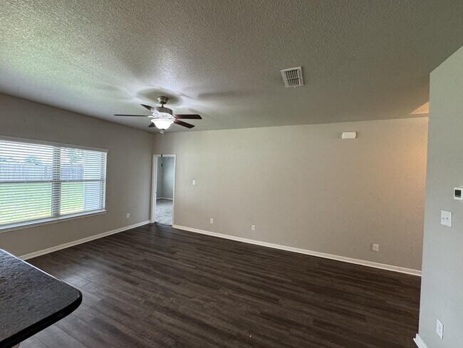 Foto del edificio - 7022 Tanglehead Dr