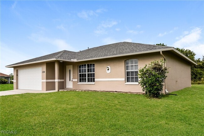 Building Photo - 1201 NE 19th St