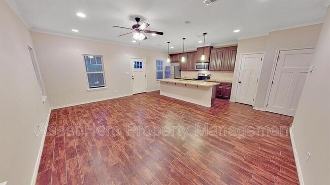 Building Photo - 1202 Oney Hervey Dr