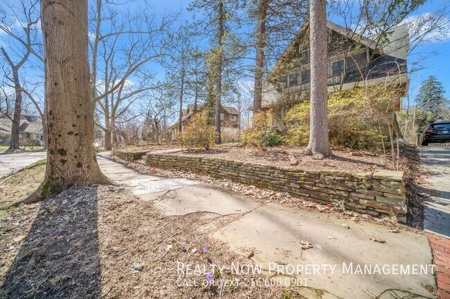 Building Photo - 1764 Radnor Rd