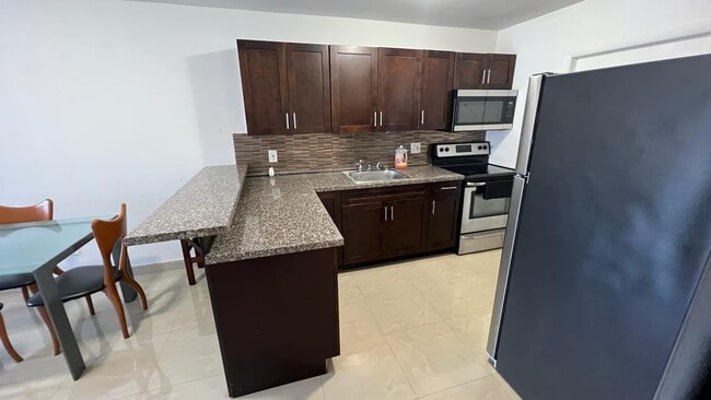 Foto del edificio - 15205 NE 6th Ave