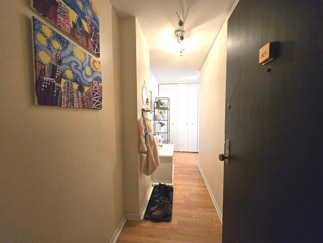 Foto del edificio - 3550 N Lake Shore Dr