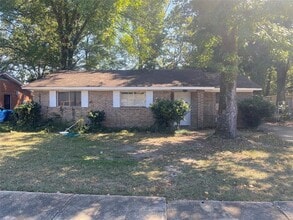 Building Photo - 4113 Piedmont Dr
