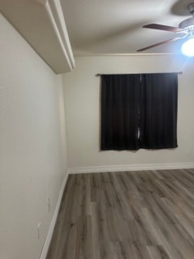 Building Photo - Perfectly Placed & Full of Space – 3 Bed i...