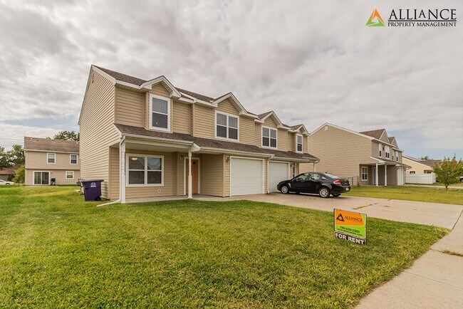 Foto del edificio - Large Duplex!