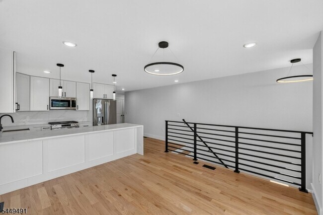 Foto del edificio - 62 Hillside Ave
