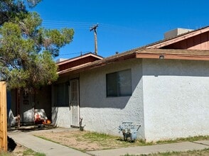 Building Photo - 736 Commercial Ave