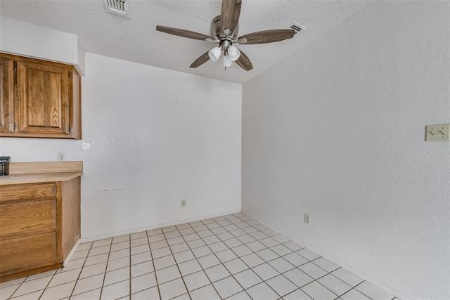 Building Photo - 411 S Las Vegas Trail