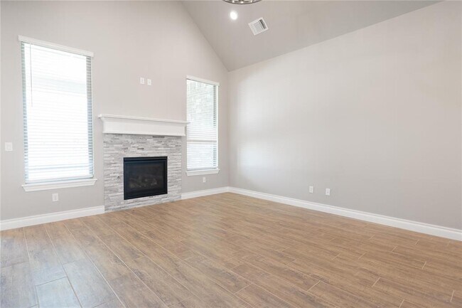 Building Photo - 16140 Verbena Cir