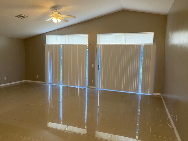 Photo - 375 Lexington Ave SW House