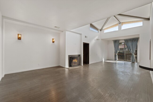 Foto del edificio - 2175 S Beverly Glen Blvd