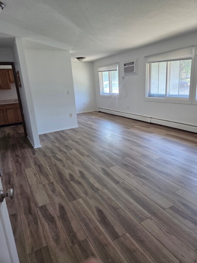 Foto del edificio - 1716 E 80th St