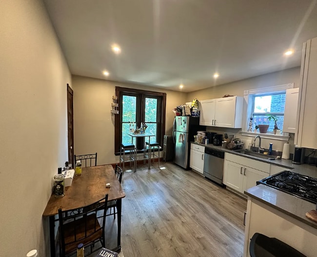 Foto del edificio - 174 Saint Alphonsus St