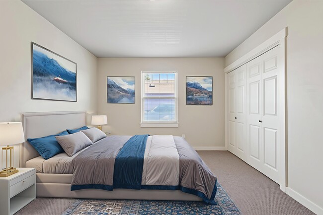 Building Photo - 306 S Main St