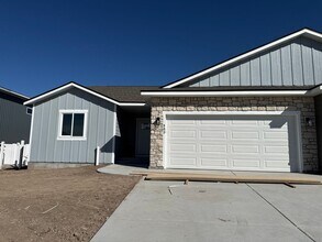 Building Photo - 503 Jeanine Dr