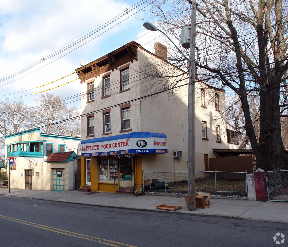 Building Photo - 71 Lafayette Ave