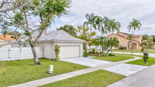 Foto del edificio - 17851 NW 19th St