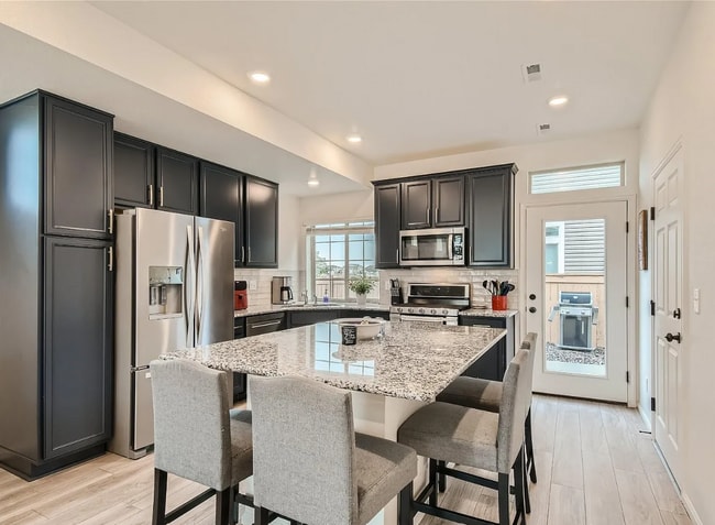 Building Photo - 10003 Yampa Ct