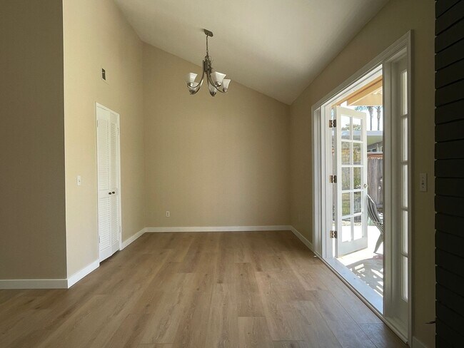 Building Photo - Beautiful Single Story Home in Ponderosa C...
