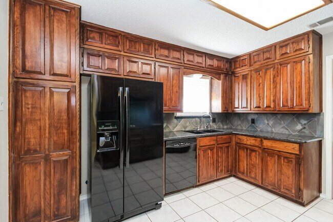 Building Photo - 7709 Harmony Dr